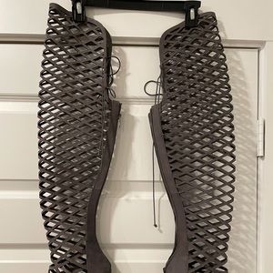 VINCE CAMUTO Never worn